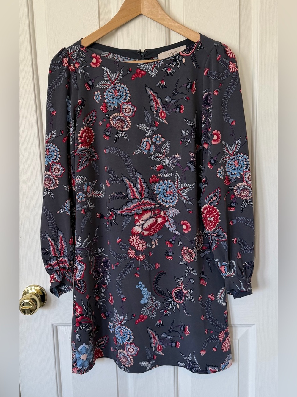 LOFT Floral Long-Sleeve Shift Dress in Charcoal with Pink & Blue Flowers